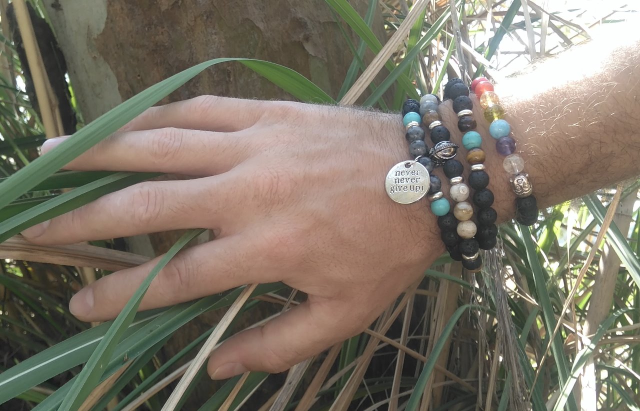 Náramky z léčivých kamenů, energetické náramky, náramek láva, lávový náramek, surfer style, serfařský náramek, surfer bracelet, pánský náramek, buddha náramek, čakrový náramek, náramek z minerálů pro muže, pánský náramek z minerálů, pánský náramek láva